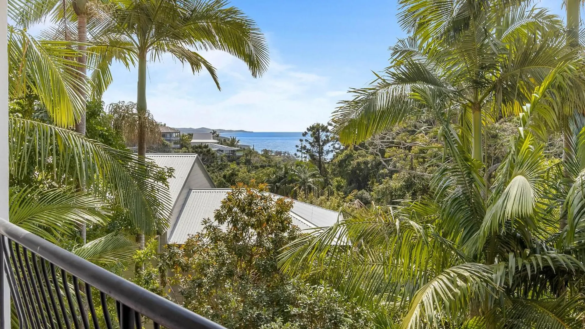 Chic 4-Bed, Surrounded By Nature With Ocean Views Coolum Beach Holiday home