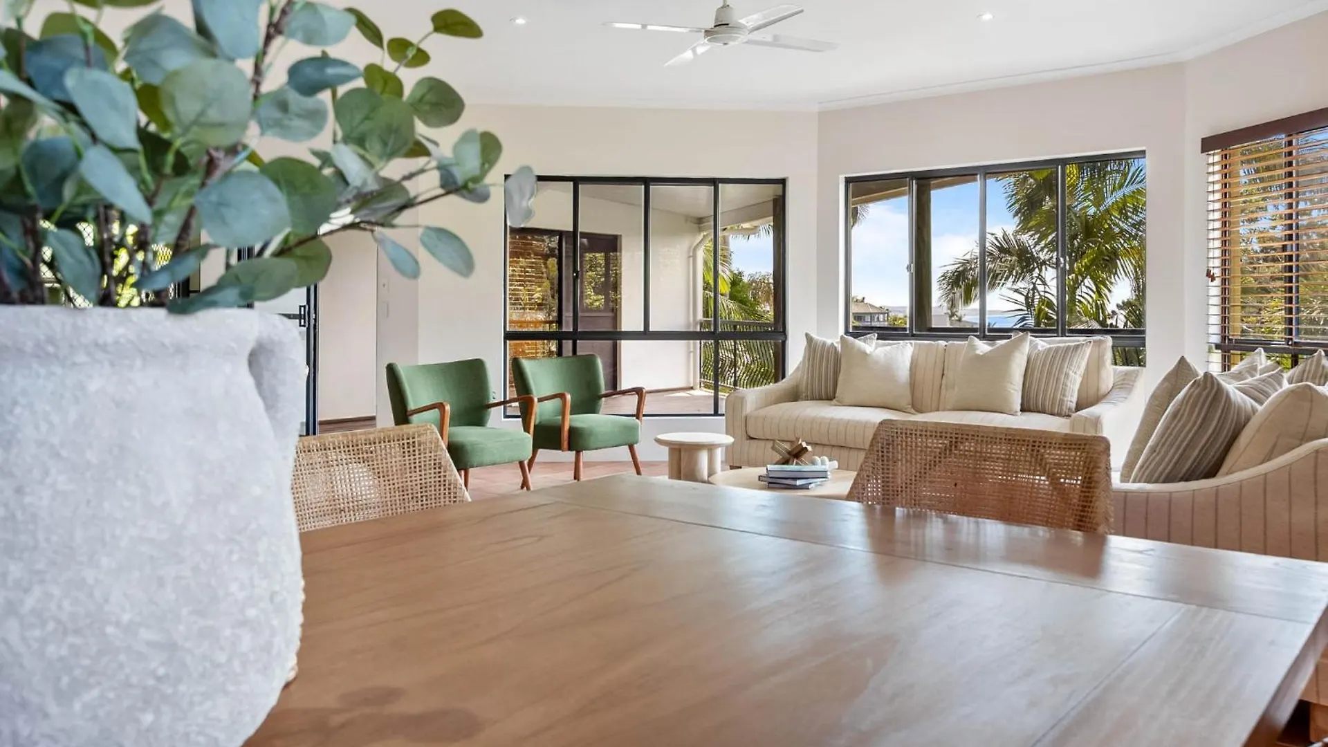 Chic 4-Bed, Surrounded By Nature With Ocean Views Coolum Beach Ausztrália