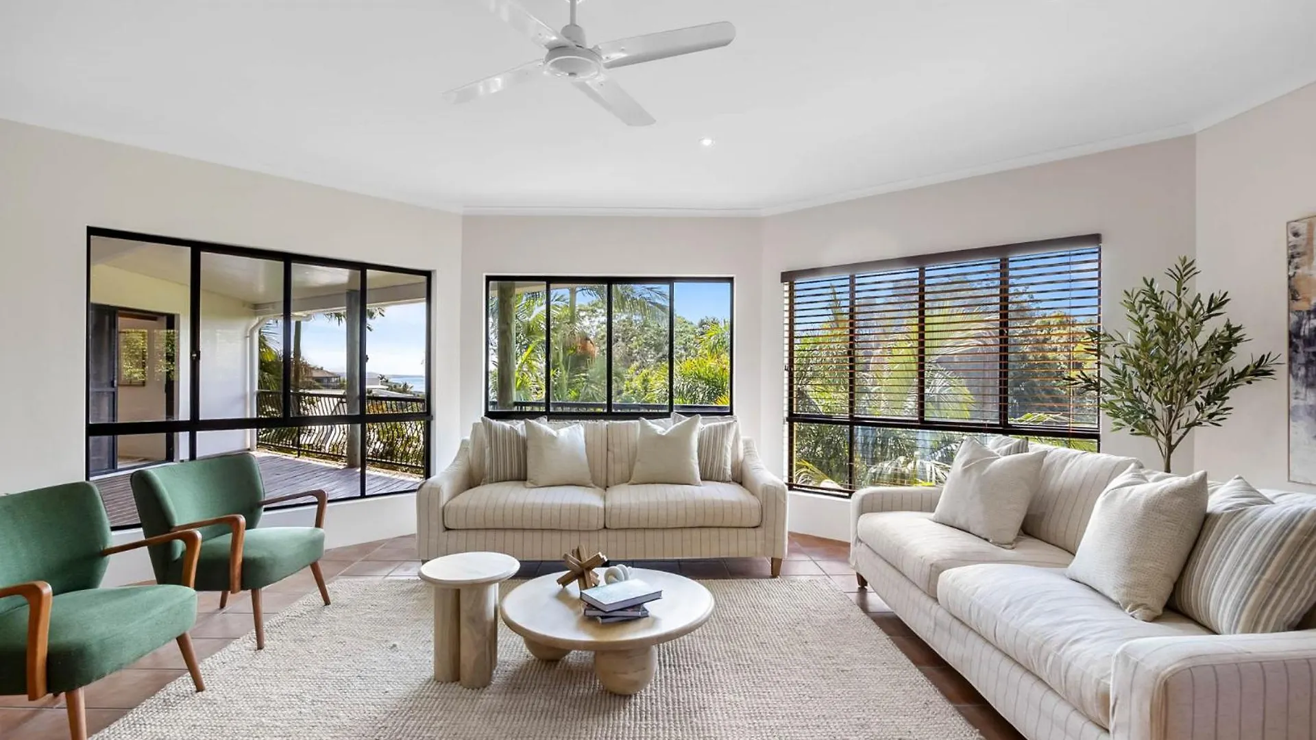 Chic 4-Bed, Surrounded By Nature With Ocean Views Coolum Beach
